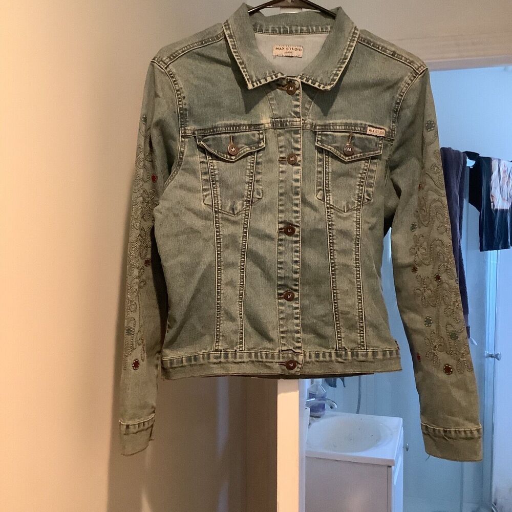 Max studio jeans jacket embroidered embroidery no size listed looks like a small